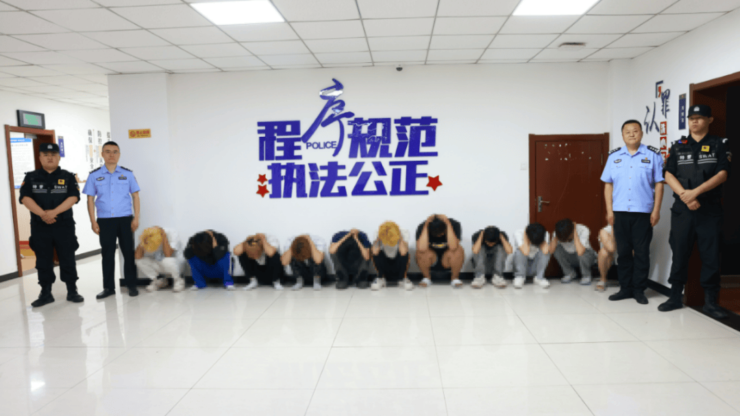 加油站内砸车打人，23名嫌疑人被临沂警方抓获