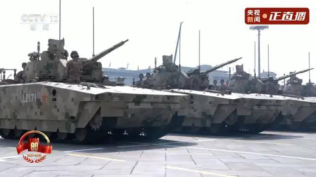不装了！一口气看完九三大阅兵武器装备！谁说我们一个也不认识？