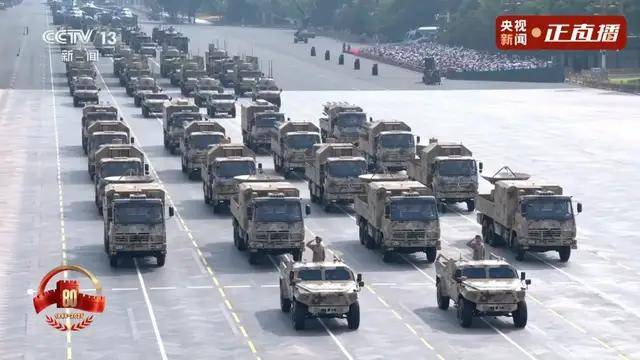 不装了！一口气看完九三大阅兵武器装备！谁说我们一个也不认识？